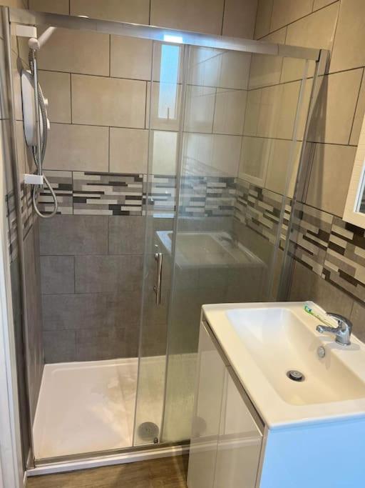 1 Bedroom Flat, Fully Furnished Kingston upon Hull Esterno foto